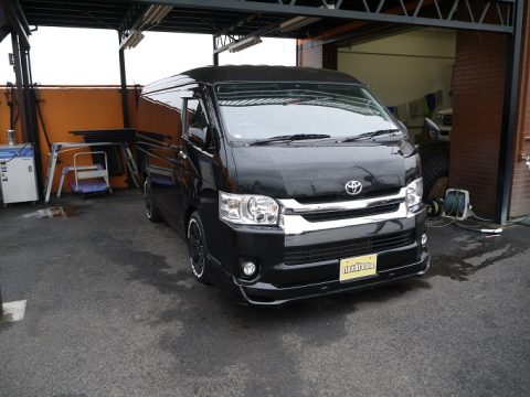 厳選中古車入庫！！　H26年式　ハイエースワゴンGL　ベッドマットが収納可能なベッドキット付き！